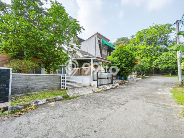 Dijual Rumah Eksklusif 2 KT di Cibubur, Jakarta Timur Dijual Rumah Eksklusif 2 KT di Cibubur, Jakarta Timur