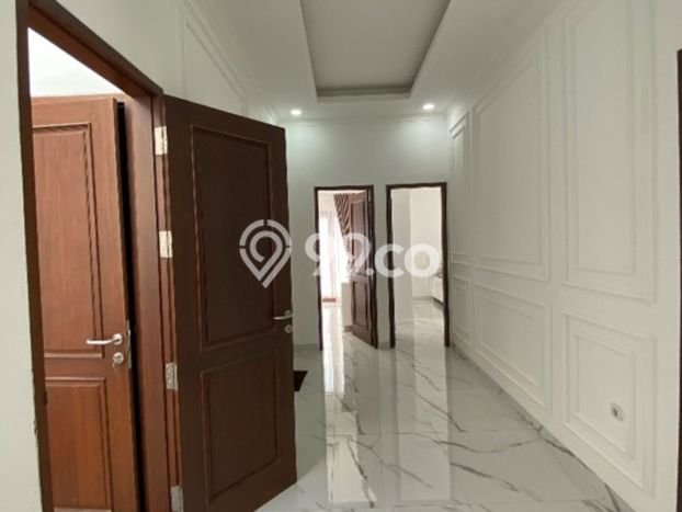 Rumah Kawasan Cimanggis, Luas 200m², LB 330m² Rumah Kawasan Cimanggis, Luas 200m², LB 330m²