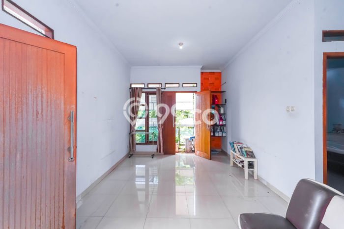 Rumah Strategis Modern Lb 180m2 di Cipayung, Jakarta Timur Rumah Strategis Modern Lb 180m2 di Cipayung, Jakarta Timur