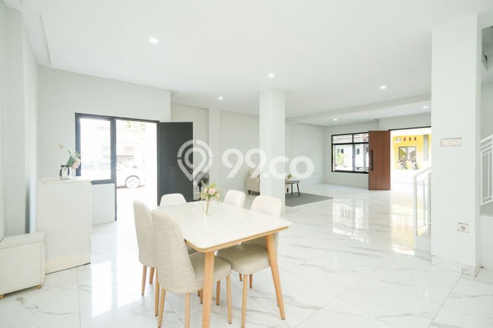 Rumah Terawat kawasan Cibubur, Bekasi, Luas 135m² LB 198m² DIJUAL CEPAT! Rumah Terawat kawasan Cibubur, Bekasi, Luas 135m² LB 198m² DIJUAL CEPAT!