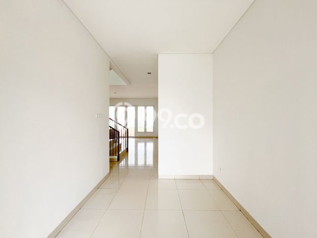 Hunian Impian Modern! Rumah Mewah area Cibubur, Jakarta Timur, LT 300m² Bangunan 259m² Hunian Impian Modern! Rumah Mewah area Cibubur, Jakarta Timur, LT 300m² Bangunan 259m²