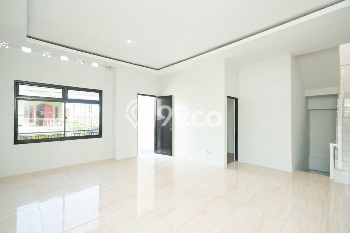 Rumah Terawat kawasan Cibubur, Bekasi, Luas 135m² LB 198m² DIJUAL CEPAT! Rumah Terawat kawasan Cibubur, Bekasi, Luas 135m² LB 198m² DIJUAL CEPAT!