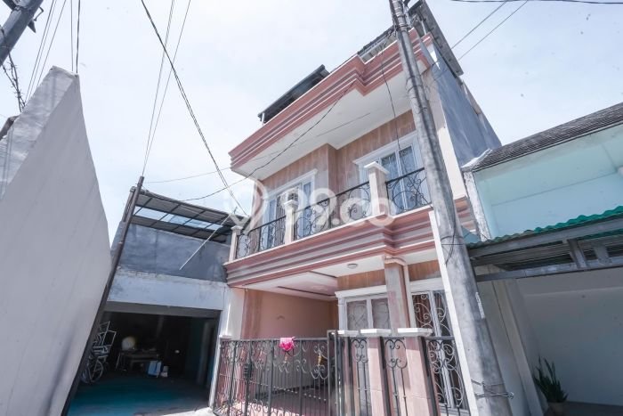 Hunian Mewah LB 220m2 Siap Pakai Desain Elegan di Bojong Sari, Depok Hunian Mewah LB 220m2 Siap Pakai Desain Elegan di Bojong Sari, Depok