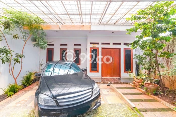Rumah Strategis Modern Lb 180m2 di Cipayung, Jakarta Timur Rumah Strategis Modern Lb 180m2 di Cipayung, Jakarta Timur