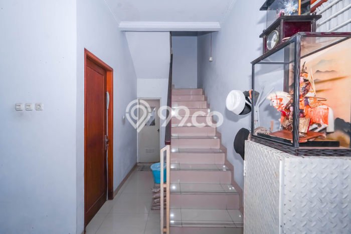 Rumah Strategis Modern Lb 180m2 di Cipayung, Jakarta Timur Rumah Strategis Modern Lb 180m2 di Cipayung, Jakarta Timur