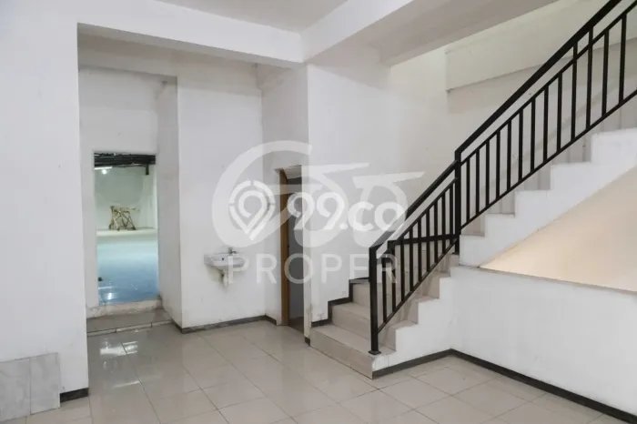 Ruko Disewa di Blimbing, Malang, LT 177m2 / LB 428m2 Ruko Disewa di Blimbing, Malang, LT 177m2 / LB 428m2
