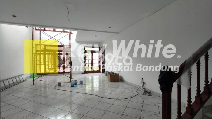 Sewa Rumah Harga Terjangkau di Riau Bandung dengan 4 Kamar Tidur Sewa Rumah Harga Terjangkau di Riau Bandung dengan 4 Kamar Tidur