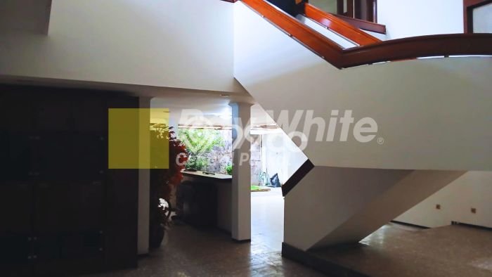 Hunian Mewah LB 300m2 Siap Huni Desain Elegan di Sumurbandung, Bandung Hunian Mewah LB 300m2 Siap Huni Desain Elegan di Sumurbandung, Bandung