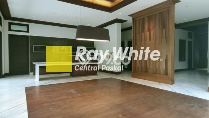 Rumah Elit Modern Siap Huni di Sayap Dago Bandung Rumah Elit Modern Siap Huni di Sayap Dago Bandung