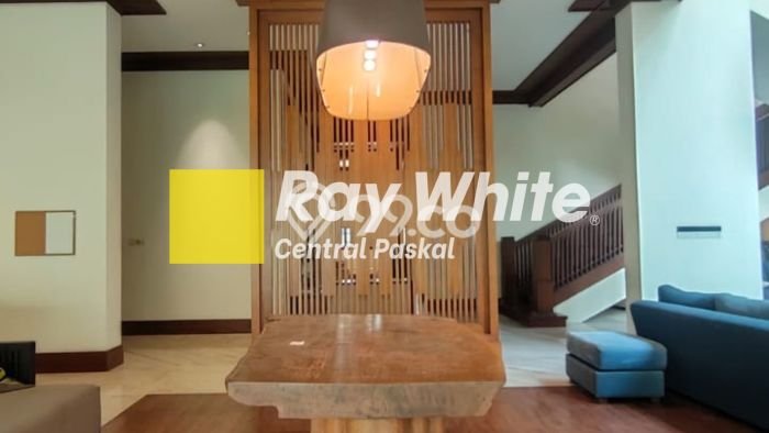 Rumah Elit Modern Siap Huni di Sayap Dago Bandung Rumah Elit Modern Siap Huni di Sayap Dago Bandung