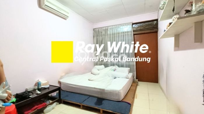 Rumah Modern 4 KT di Taman Kopo Indah Bandung Rumah Modern 4 KT di Taman Kopo Indah Bandung
