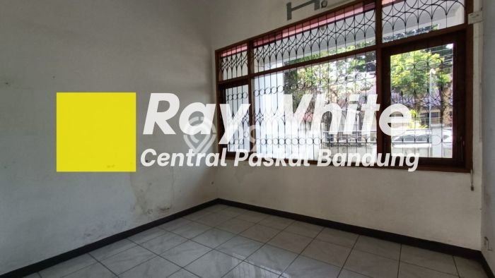 Siap Huni Rumah Mewah 4 Kamar di Regol Dekat ke Mana Saja Siap Huni Rumah Mewah 4 Kamar di Regol Dekat ke Mana Saja