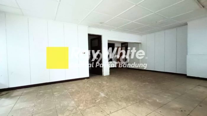 Unit Komersial Tersedia di Pajajaran Spesifikasi LB 450m2 Unit Komersial Tersedia di Pajajaran Spesifikasi LB 450m2