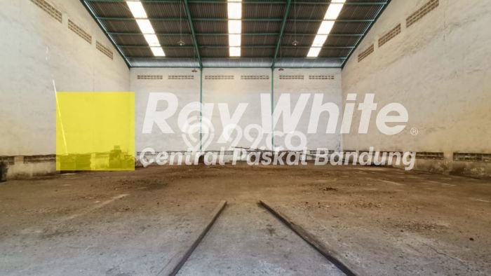 Gudang Dijual di Cimahi Selatan Cimahi dengan LB 2208m2 Gudang Dijual di Cimahi Selatan Cimahi dengan LB 2208m2