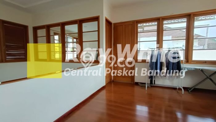 Hunian Mewah LB 500m2 Siap Pakai Desain Elegan di Setra Sari, Bandung Hunian Mewah LB 500m2 Siap Pakai Desain Elegan di Setra Sari, Bandung