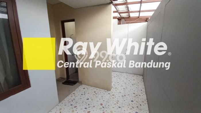 Ready to Use! Luxury House LT 180m2 Desain Modern di Buah Batu Ready to Use! Luxury House LT 180m2 Desain Modern di Buah Batu