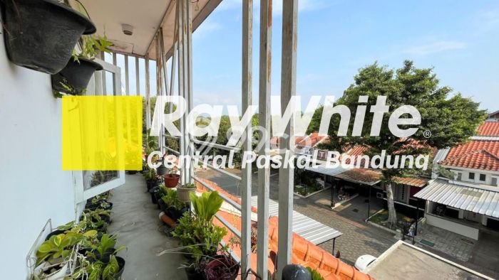 Jual Rumah Eksklusif 3 KT di Kota Baru Parahyangan, Bandung Jual Rumah Eksklusif 3 KT di Kota Baru Parahyangan, Bandung