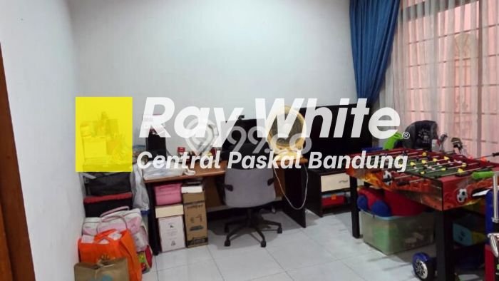 Dijual Rumah Premium dengan Fasilitas Sekitar Komplit di Andir, Bandung Dijual Rumah Premium dengan Fasilitas Sekitar Komplit di Andir, Bandung