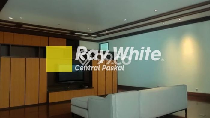 Rumah Elit Modern Siap Huni di Sayap Dago Bandung Rumah Elit Modern Siap Huni di Sayap Dago Bandung