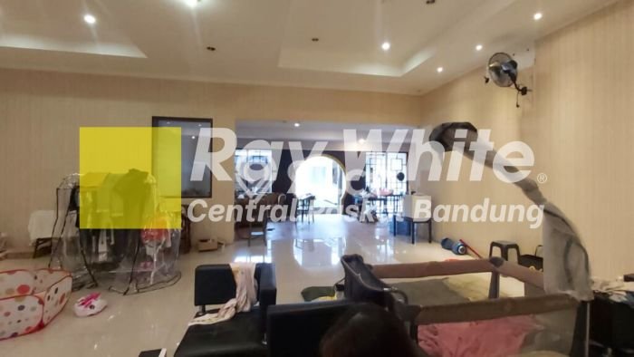 Komersial Bagus Dijual LB 600m2 Lokasi Strategis Bandung Area Cocok untuk Bisnis Komersial Bagus Dijual LB 600m2 Lokasi Strategis Bandung Area Cocok untuk Bisnis