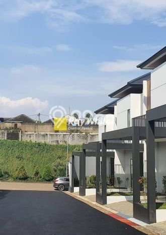 Dijual Rumah Premium dengan Fasilitas Sekitar Komplit di Sukajadi, Bandung Dijual Rumah Premium dengan Fasilitas Sekitar Komplit di Sukajadi, Bandung