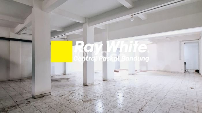 Ruko Disewa di Bandung dengan LB 600m2 Area Komersial Ramai Ruko Disewa di Bandung dengan LB 600m2 Area Komersial Ramai