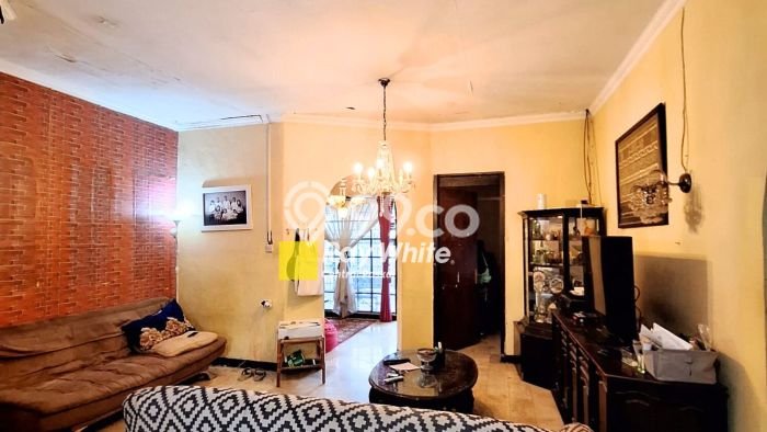 Vila di , Luas 196m2m², Lokasi Strategis Vila di , Luas 196m2m², Lokasi Strategis