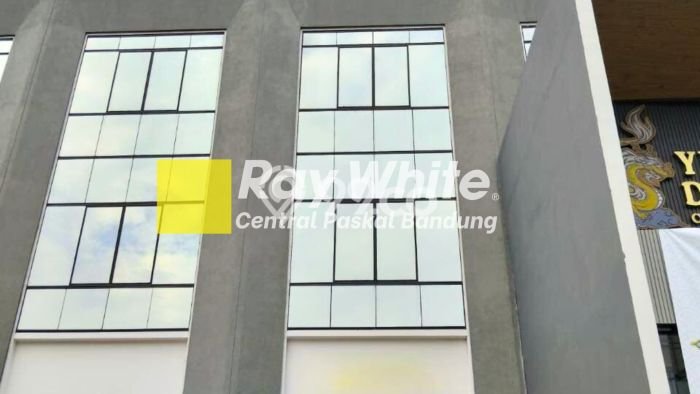 Lokasi Strategis! Dijual Komersial Bisnis di Kelapa Gading, Jakarta Utara Kondisi Bagus Lokasi Strategis! Dijual Komersial Bisnis di Kelapa Gading, Jakarta Utara Kondisi Bagus