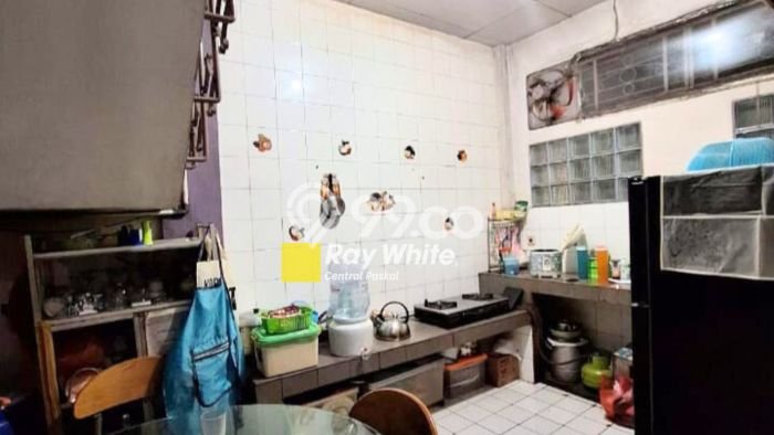 Ruko Dijual di Bandung LT 76m2 & LB 135m2 Lokasi Terbaik! Ruko Dijual di Bandung LT 76m2 & LB 135m2 Lokasi Terbaik!