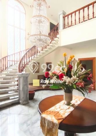 For Sale! Luxury House LT 720m2 Desain Elegan di Cipaganti For Sale! Luxury House LT 720m2 Desain Elegan di Cipaganti