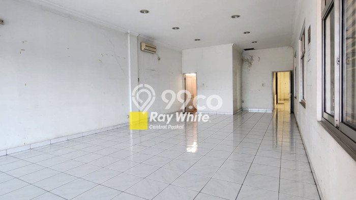Unit Komersial Tersedia di Soekarno Hatta Spesifikasi LB 1200m2 Unit Komersial Tersedia di Soekarno Hatta Spesifikasi LB 1200m2