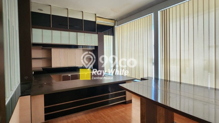 Unit Komersial Tersedia di Soekarno Hatta Spesifikasi LB 1200m2 Unit Komersial Tersedia di Soekarno Hatta Spesifikasi LB 1200m2