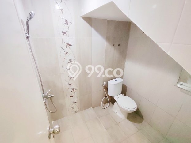Rumah Strategis Modern Lb 116m2 di Ciputat, Tangerang Selatan Rumah Strategis Modern Lb 116m2 di Ciputat, Tangerang Selatan