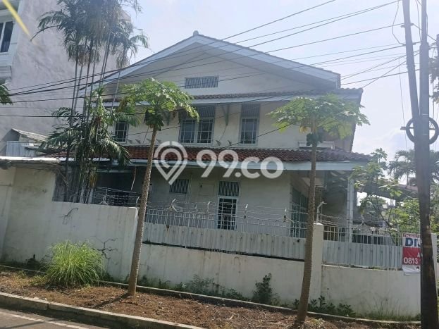 Rumah Luxury di Jakarta Timur Strategis Kondisi Terawat Rumah Luxury di Jakarta Timur Strategis Kondisi Terawat