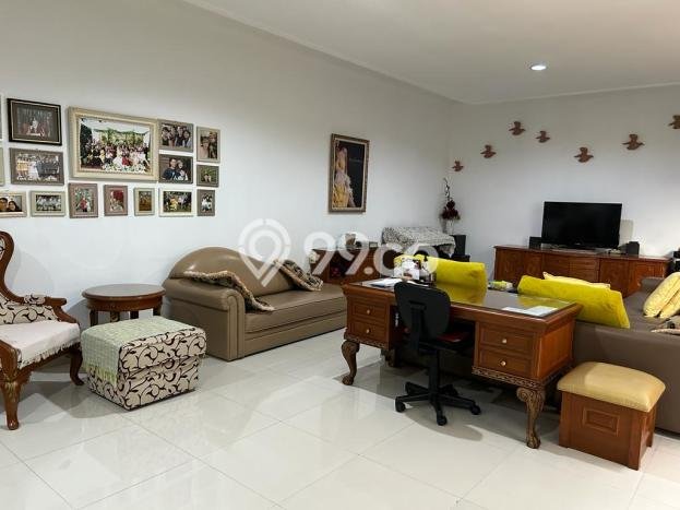 Rumah Elit LB 330m2 Siap Huni Desain Elegan di Setra Duta, Bandung Rumah Elit LB 330m2 Siap Huni Desain Elegan di Setra Duta, Bandung