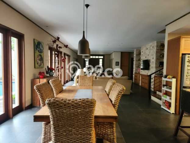 For Sale! Premium House LT 577m2 Desain Elegan di Hegarmanah For Sale! Premium House LT 577m2 Desain Elegan di Hegarmanah
