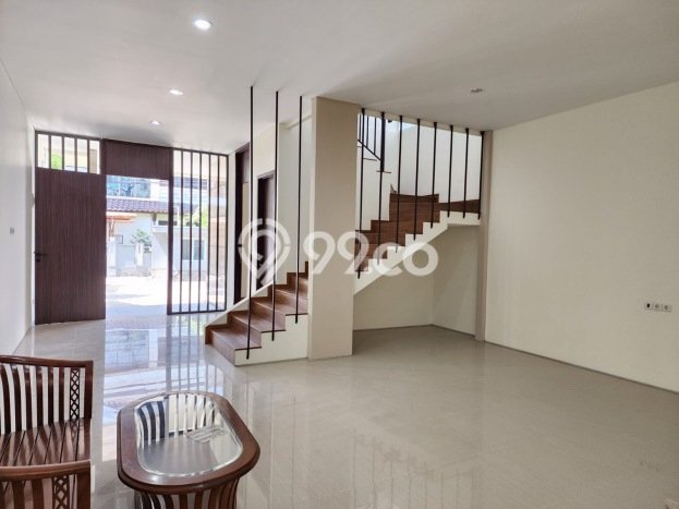 Hunian Elit LB 160m2 Siap Huni Desain Elegan di Turangga, Bandung Hunian Elit LB 160m2 Siap Huni Desain Elegan di Turangga, Bandung