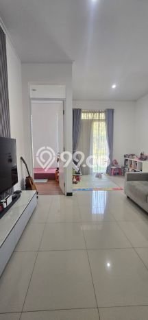 Rumah Strategis area Taman Kopo Indah, Bandung, LT 210m2m² LB 100m2m² - HARGA NEGO! Rumah Strategis area Taman Kopo Indah, Bandung, LT 210m2m² LB 100m2m² - HARGA NEGO!