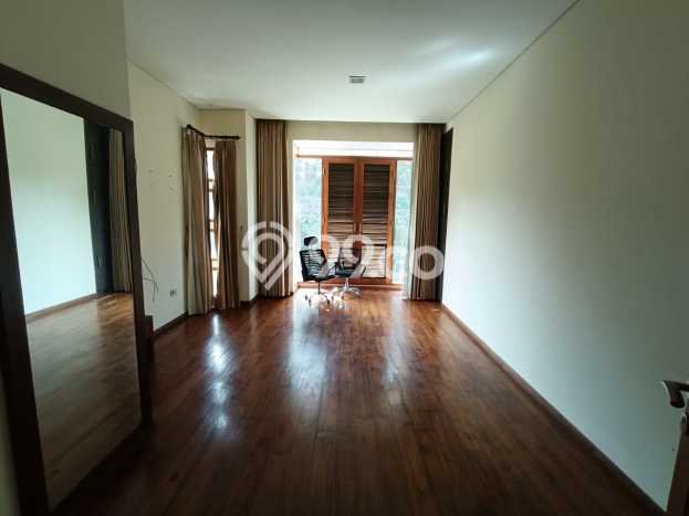 Rumah Mewah LB 350m2 Siap Pakai Desain Elegan di Resor Dago Pakar, Bandung Rumah Mewah LB 350m2 Siap Pakai Desain Elegan di Resor Dago Pakar, Bandung