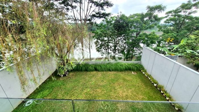Dijual Rumah Mewah Elegan Dengan View Eksklusif di Kota Baru Parahyangan, Bandung Dijual Rumah Mewah Elegan Dengan View Eksklusif di Kota Baru Parahyangan, Bandung