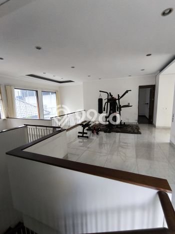 Rumah sewa siap pakai 4 Kamar Tidur di Surya Sumantri, Bandung Rumah sewa siap pakai 4 Kamar Tidur di Surya Sumantri, Bandung