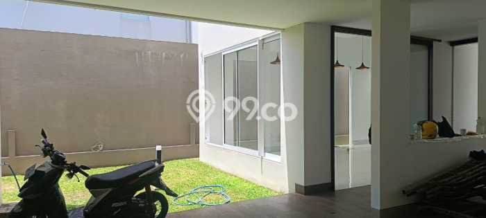 Rumah Mewah LB 330m2 Siap Huni Desain Elegan di Setiabudi, Bandung Rumah Mewah LB 330m2 Siap Huni Desain Elegan di Setiabudi, Bandung
