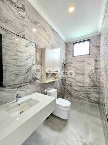 Ready to Use! Luxury House LT 207m2 Desain Elegan di Bintaro Ready to Use! Luxury House LT 207m2 Desain Elegan di Bintaro