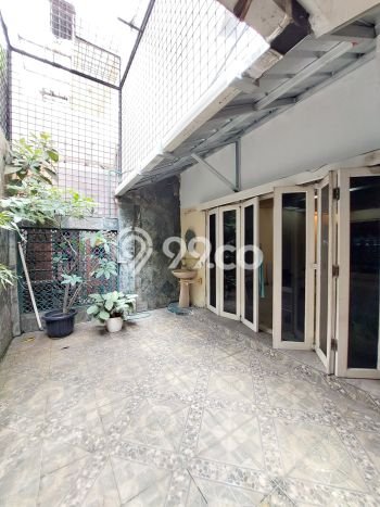 Rumah Luxury Modern Tanpa Renovasi di Bintaro Tangerang Selatan Rumah Luxury Modern Tanpa Renovasi di Bintaro Tangerang Selatan