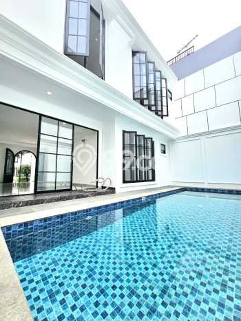 Ready to Use! Luxury House LT 207m2 Desain Elegan di Bintaro Ready to Use! Luxury House LT 207m2 Desain Elegan di Bintaro