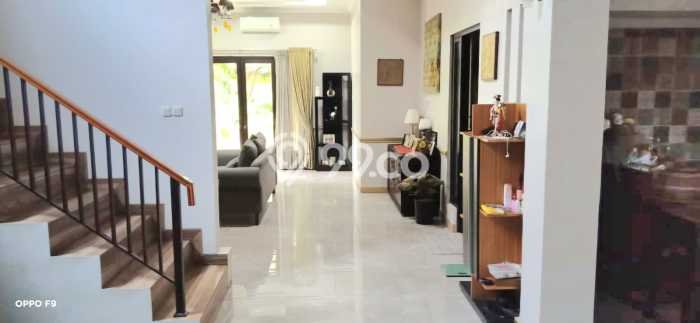 Dijual Rumah Luas Megah Dengan View Eksklusif di Bintaro, Tangerang Selatan Dijual Rumah Luas Megah Dengan View Eksklusif di Bintaro, Tangerang Selatan