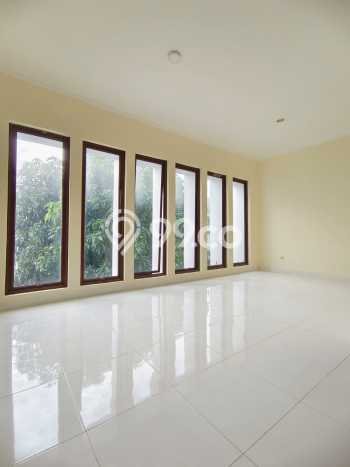 Jual Rumah Mewah Megah Dengan View Eksklusif di Sektor 9-Bintaro, Tangerang Selatan Jual Rumah Mewah Megah Dengan View Eksklusif di Sektor 9-Bintaro, Tangerang Selatan