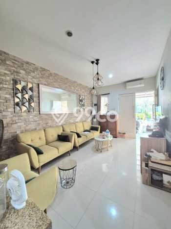 Rumah Modern Cantik 4 Kamar Siap Huni di Ciputat Rumah Modern Cantik 4 Kamar Siap Huni di Ciputat