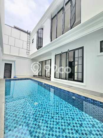 Ready to Use! Luxury House LT 207m2 Desain Elegan di Bintaro Ready to Use! Luxury House LT 207m2 Desain Elegan di Bintaro