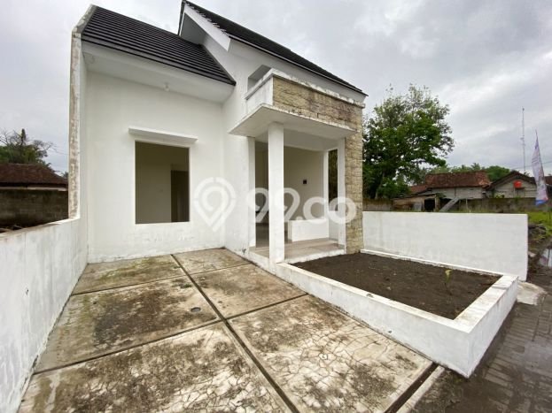 Jual Rumah Harga Miring Sleman Punya 2 Kamar & LT 103m2 Jual Rumah Harga Miring Sleman Punya 2 Kamar & LT 103m2